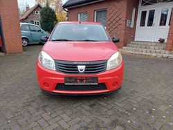 Rot Gebraucht 2009 Dacia Sandero Limousine | 1.287 € (Fairer Preis)