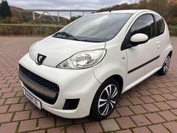 Weiß Gebraucht 2011 Peugeot 107 Filou Kleinwagen | 4.499 € (Etwas zu teuer)