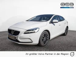 Weiß Gebraucht 2017 Volvo V40 Momentum Kombi | 13.390 € (Guter Preis)