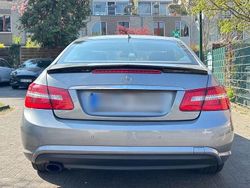 Grau Gebraucht 2011 Mercedes E250 AMG line Coupé | 10.000 € (Fairer Preis)