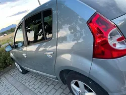 Andere außenfarben Gebraucht 2009 Dacia Sandero Kleinwagen | 3.300 €