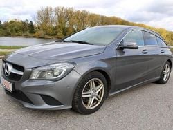 Grau Gebraucht 2016 Mercedes CLA200 Shooting Brake Kombi | 11.781 € (Fairer Preis)