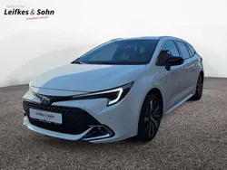 Hell weiß metallic Neu 2025 Toyota Corolla Kombi | 37.900 €