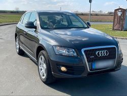 Grau Gebraucht 2011 Audi Q5 Comfort SUV | 9.950 € (Superpreis)