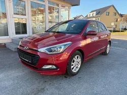 Rot Gebraucht 2017 Hyundai i20 Active Limousine | 9.450 € (Fairer Preis)