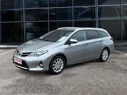 Silber Gebraucht 2013 Toyota Auris Life Kombi | 10.990 € (Teuer)