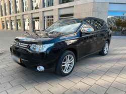 Schwarz Gebraucht 2013 Mitsubishi Outlander SUV | 8.200 € (Fairer Preis)