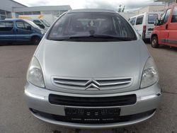 Grau Gebraucht 2005 Citroën Xsara Picasso Exclusive Van / Kleinbus | 2.599 € (Etwas zu teuer)