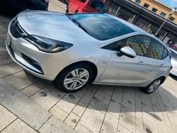 Silber Gebraucht 2016 Opel Astra Limousine | 6.900 € (Fairer Preis)