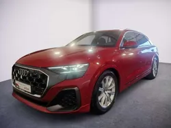 Chilirot metallic Gebraucht 2024 Audi Q8 S-Line SUV | 77.879 € (Superpreis)