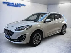 White platinum (metallic) Gebraucht 2021 Ford Kuga Vignale SUV | 25.480 € (Fairer Preis)