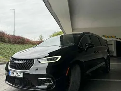 Schwarz Gebraucht 2021 Chrysler Pacifica SUV | 30.900 € (Etwas zu teuer)