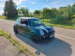 Schwarz Gebraucht 2005 Mini John Cooper Works Kleinwagen | 4.500 € (Etwas zu teuer)