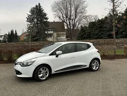 Weiß Gebraucht 2016 Renault Clio IV LIMITED Limousine | 7.500 € (Fairer Preis)