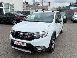 Weiß Gebraucht 2018 Dacia Sandero Celebration Kleinwagen | 8.950 € (Fairer Preis)