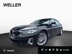 Black sapphire (schwarz) Gebraucht 2022 BMW 530 Luxury Line Limousine | 39.850 € (Guter Preis)