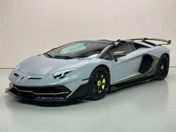 Grau Gebraucht 2020 Lamborghini Aventador Cabrio | 724.900 €