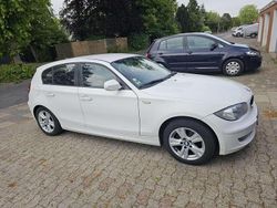 Weiß Gebraucht 2011 BMW 116 Kleinwagen | 4.999 € (Guter Preis)
