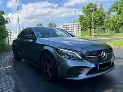 Grau Gebraucht 2020 Mercedes C300e AMG line Limousine | 31.000 € (Etwas zu teuer)