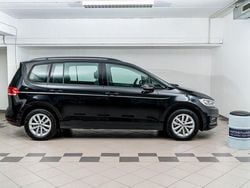 Schwarz Gebraucht 2023 VW Touran Comfortline Van / Kleinbus | 27.500 € (Guter Preis)