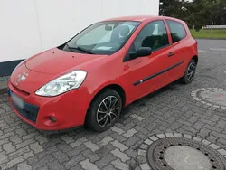 Rot Gebraucht 2009 Renault Clio II Kleinwagen | 500 € (Superpreis)