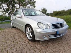 Silber Gebraucht 2004 Mercedes 220 Limousine | 3.450 € (Guter Preis)