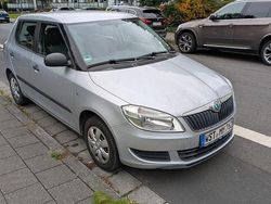 Silber Gebraucht 2012 Skoda Fabia Cool Edition Limousine | 4.500 € (Guter Preis)