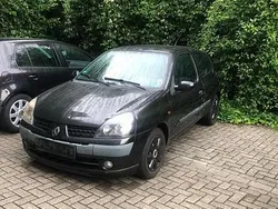 Schwarz Gebraucht 2002 Renault Clio II Kleinwagen | 650 € (Fairer Preis)