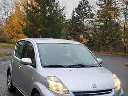Silber Gebraucht 2008 Daihatsu Sirion Kleinwagen | 2.650 € (Fairer Preis)