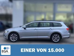 Silber metallic Gebraucht 2022 VW Passat Business Kombi | 33.830 € (Etwas zu teuer)