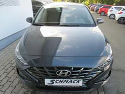 Grau Gebraucht 2022 Hyundai i30 Trend Limousine | 17.690 € (Fairer Preis)