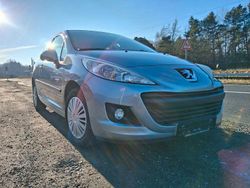 Blau Gebraucht 2010 Peugeot 207 Tendance Kleinwagen | 3.500 € (Fairer Preis)