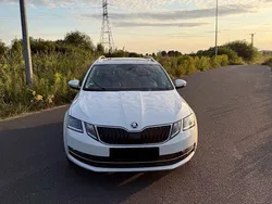 Weiß Gebraucht 2019 Skoda Octavia Premium Edition Limousine | 14.999 € (Fairer Preis)