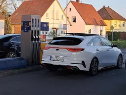 Weiß Gebraucht 2019 Kia ProCeed GT Kleinwagen | 21.999 € (Teuer)