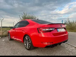 Rot Gebraucht 2016 Skoda Superb Limousine | 17.000 €