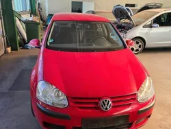Rot Gebraucht 2006 VW Golf V Kleinwagen | 1.450 € (Superpreis)