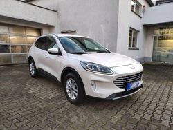 Arktisweiß (metallic) (metallic) Gebraucht 2022 Ford Kuga Titanium SUV | 29.980 € (Etwas zu teuer)