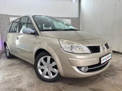 Braun Gebraucht 2007 Renault Scénic II Van / Kleinbus | 2.971 € (Etwas zu teuer)