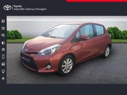 Red mica metallic Gebraucht 2013 Toyota Yaris Hybrid Life Kleinwagen | 10.325 € (Fairer Preis)