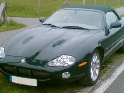 Grün Gebraucht 2001 Jaguar XKR Cabrio | 28.900 €