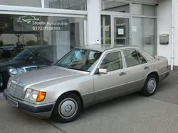 Rauchsilber met Gebraucht 1992 Mercedes E250 Limousine | 9.985 €