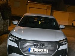 Weiß Gebraucht 2023 Audi Q4 Sportback e-tron SUV | 27.000 € (Guter Preis)