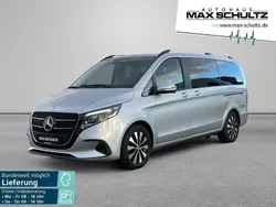Silber Gebraucht 2024 Mercedes V220 Style Van / Kleinbus | 63.070 €