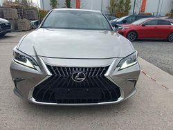 Gold Gebraucht 2023 Lexus ES300 Limousine | 35.000 €