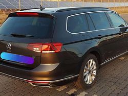 Grau Gebraucht 2022 VW Passat GTE Kombi | 26.500 € (Fairer Preis)