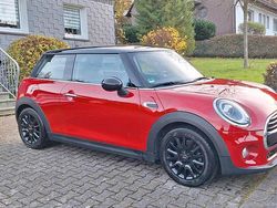 Rot Gebraucht 2018 Mini Cooper Kleinwagen | 14.200 € (Fairer Preis)