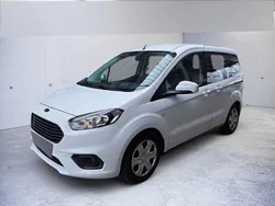 Weiss Gebraucht 2021 Ford Tourneo Courier Trend Van / Kleinbus | 19.489 € (Teuer)