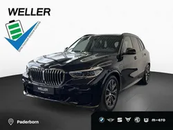 Black sapphire metallic (schwarz) Gebraucht 2022 BMW X5 M Sport SUV | 61.990 € (Guter Preis)