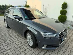 Grau Gebraucht 2017 Audi A3 Sportback Sport Limousine | 16.000 € (Fairer Preis)