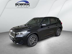 Schwarz Neu 2025 BMW iX1 Luxury Line SUV | 54.820 € (Etwas zu teuer)